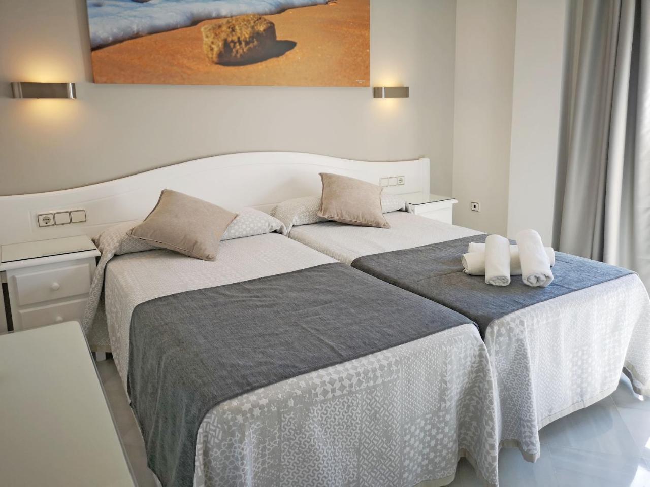 Hostal Bodega Conil De La Frontera Exteriör bild