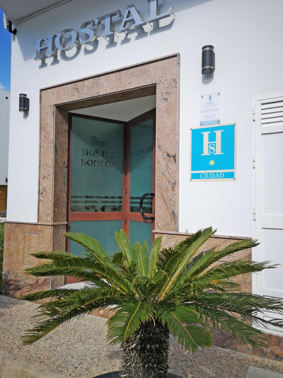 Hostal Bodega Conil De La Frontera Exteriör bild