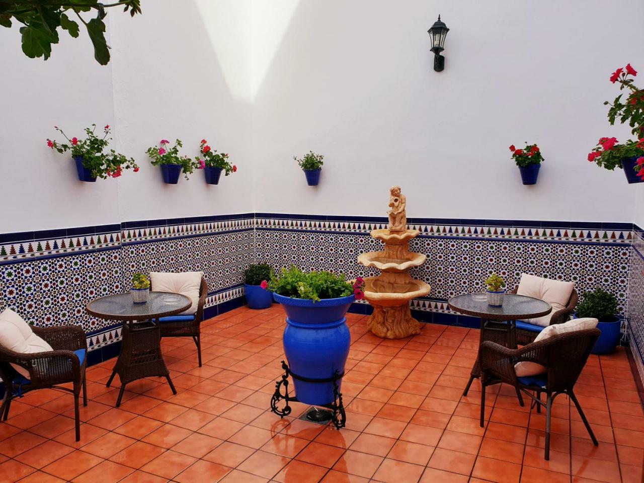 Hostal Bodega Conil De La Frontera Exteriör bild